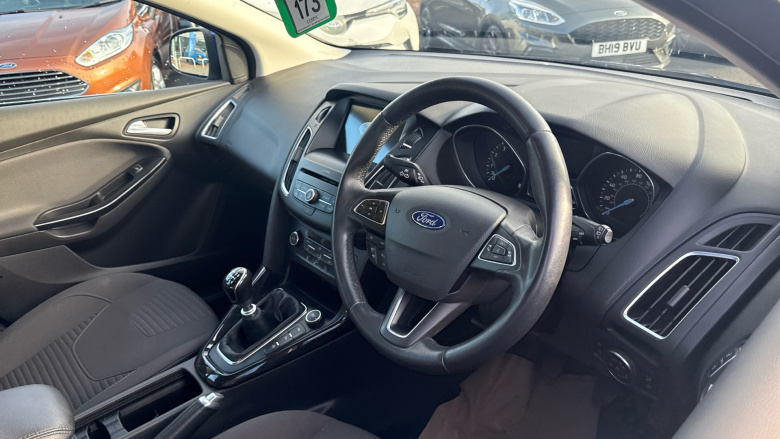 Ford Focus 1.0 EcoBoost 125 Titanium 5dr Petrol Hatchback